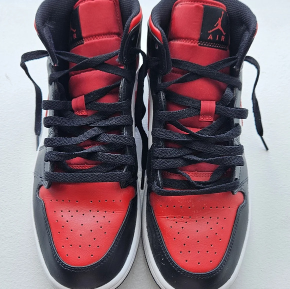 Air Jordan's Men's Size 11 Red and Black - Picture 4 of 8